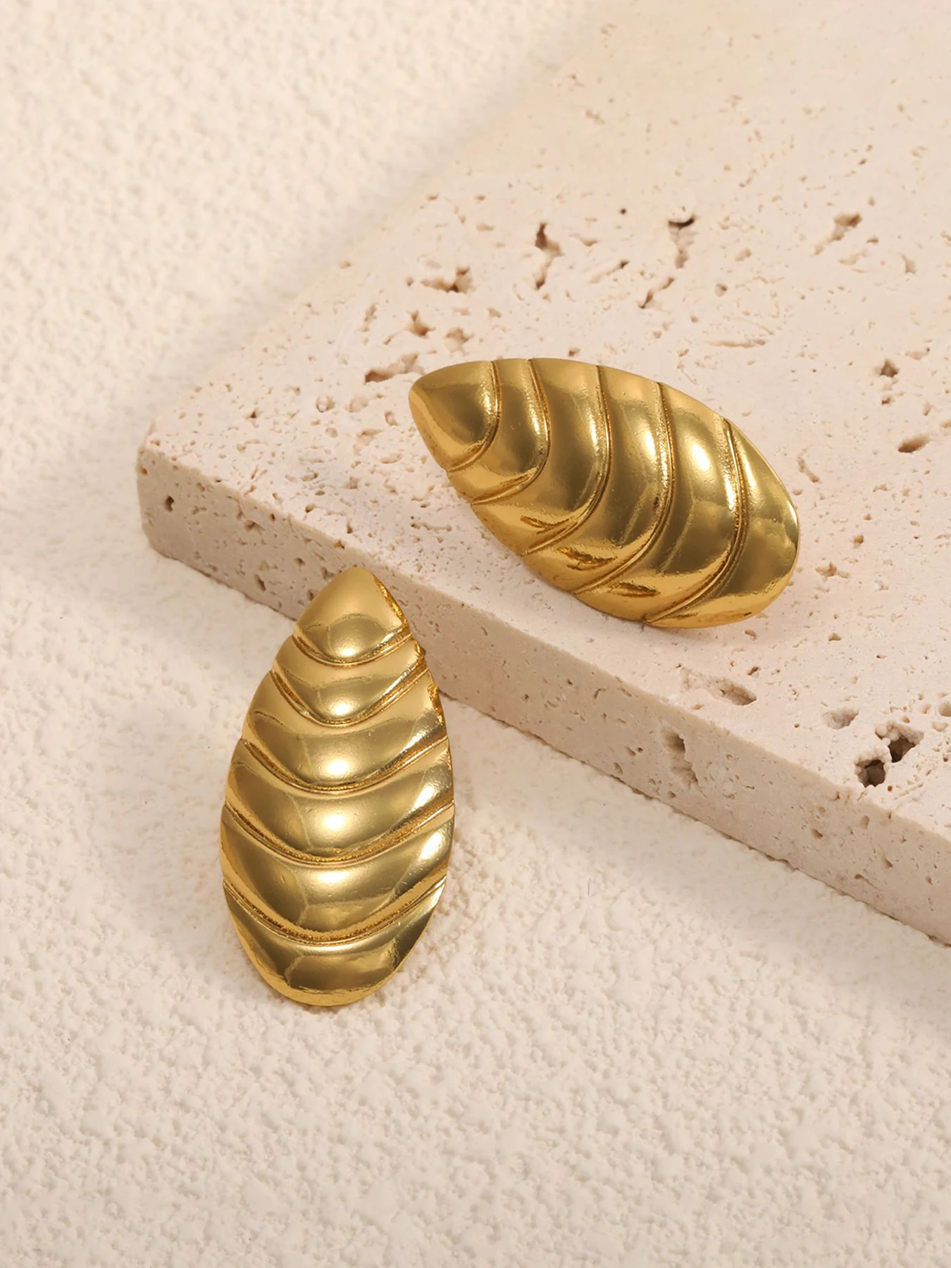 

High-End Stainless Steel Fashion Stud Earrings, Asymmetrical Geometric Design, Sexy Plain Style, All Seasons Jewelry