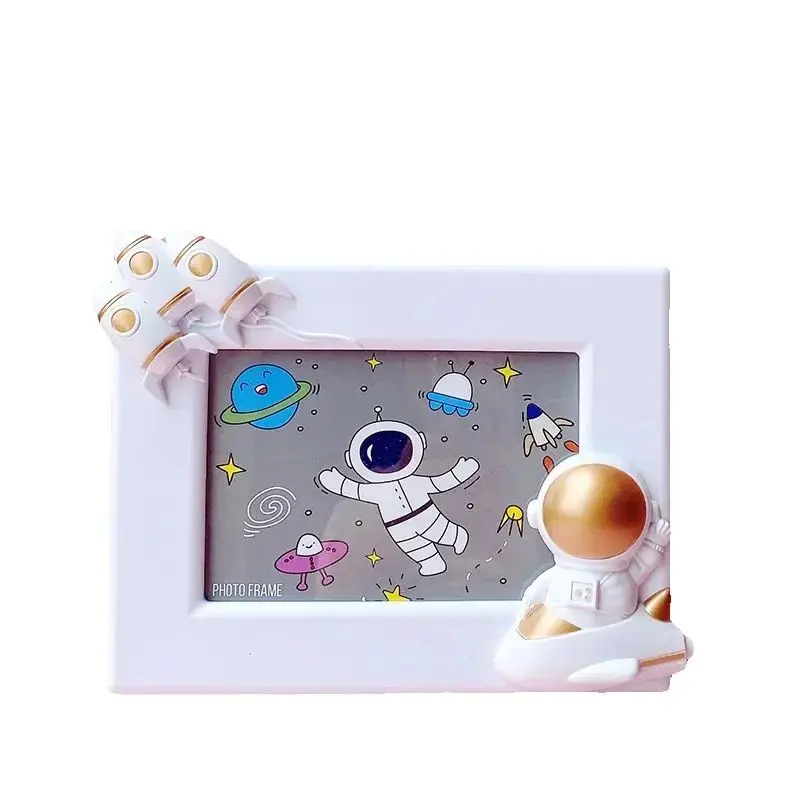 

New Cute Cartoon Children's Frames,Astronaut Photo Frames,Memorable Gifts,Plastic Picture Frame For Home Decoration,7Inch
