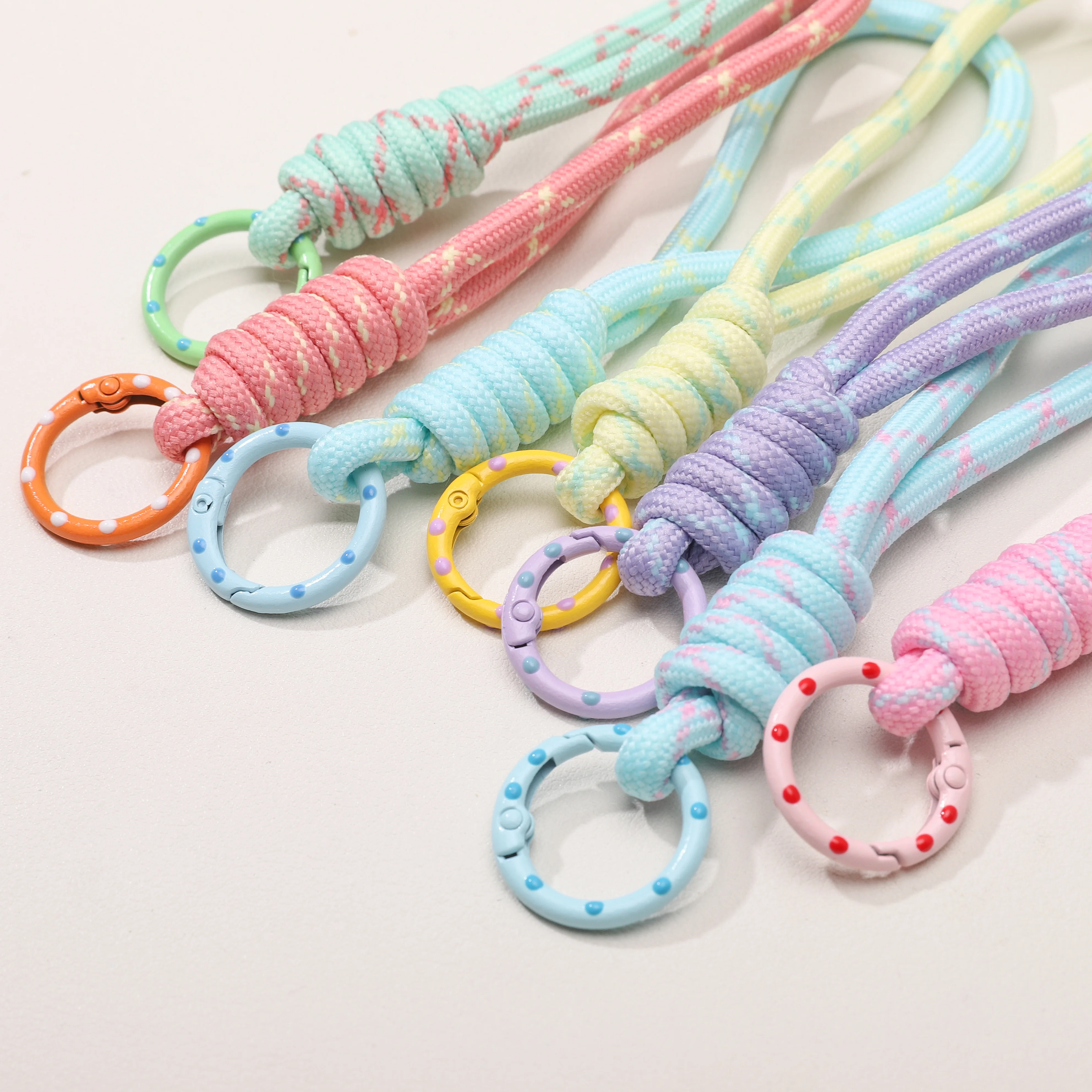 1/7 Stück Gemischte Farben Geflochtener Schlüsselanhänger Handschlaufe mit Metallring für DIY Taschenanhänger Handykette Schlüsselring Zubehör – Detail 3