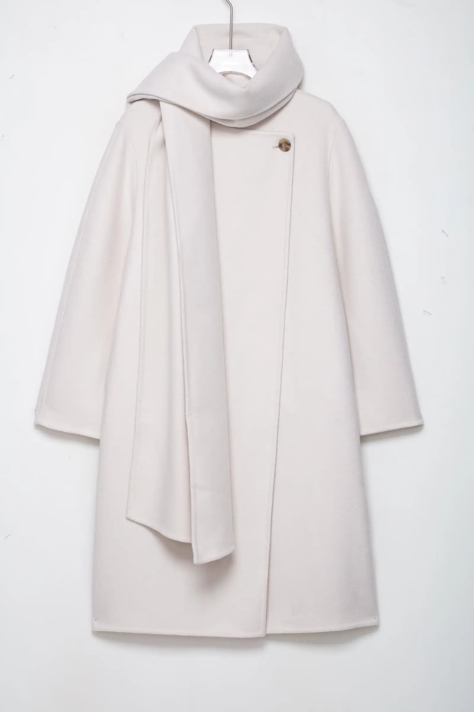 

2025 New Handmade Wool Blend Coat Fashionable Casual Coat Fashionable Coat with Scarf