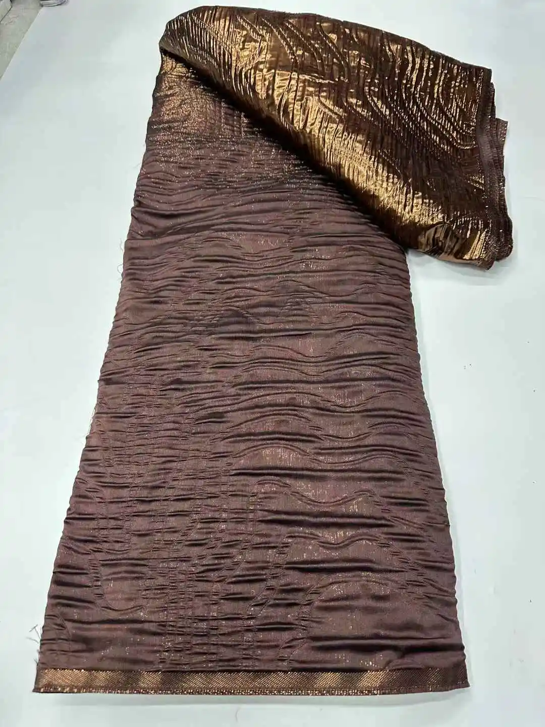 قماش دانتيل جاكار مطرز أفريقي 2025 عالي الجودة دمشقي 5 ياردات قماش دانتيل فرنسي للتذهيب لخياطة فستان حفلات الزفاف