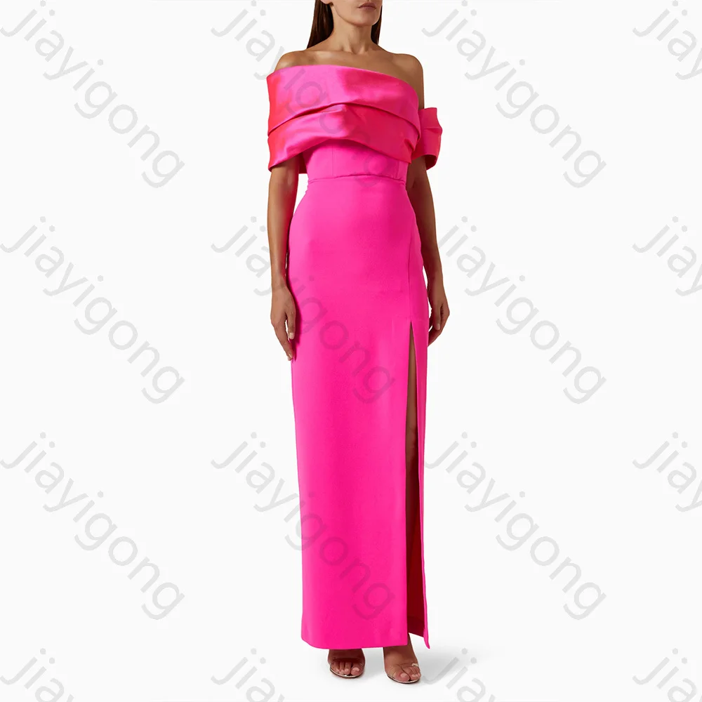 Sukienki wieczorowe z odkrytymi ramionami, seksowne rozcięcia z boku, długie suknie celebrytów, wykwintne, wysokiej jakości suknie na studniówkę i przyjęcia, szyte na miarę.