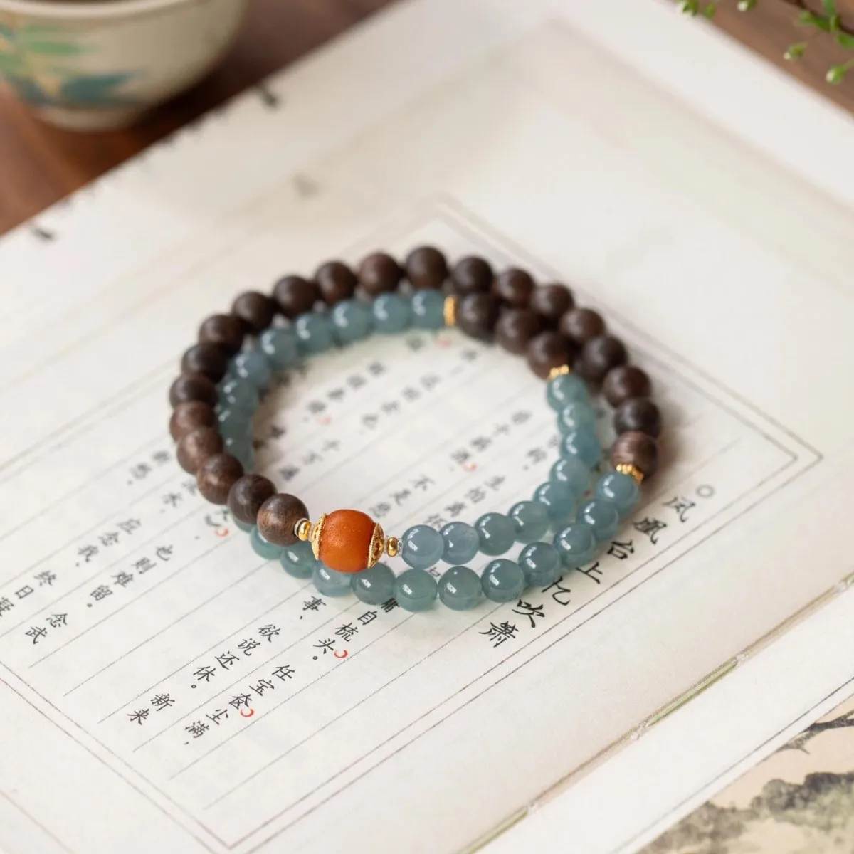 

Natural Agarwood Nan 0.6 Bracelet Double Circle Layered Emerald Blue Water Ice Seed Neo Chinese Collectible Jewelry