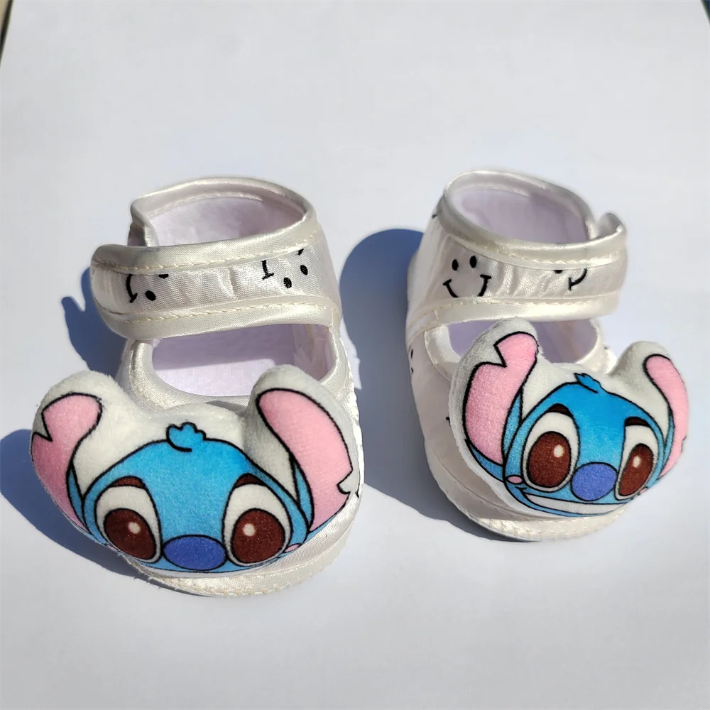 [ 1 Pair ] Cotton Soft Newborns Baby Shoes Mickey Minnie Mouse with Bottom Under and Dolls Happy Fun Sandals for Children Child