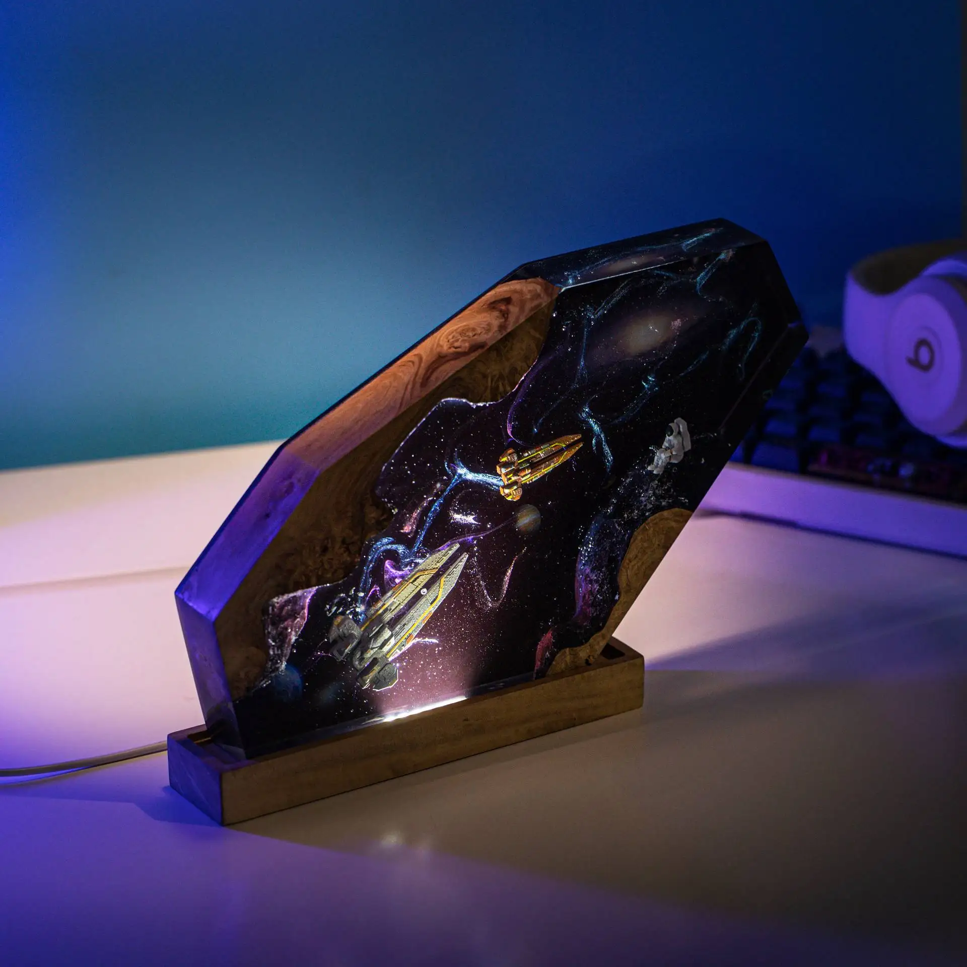 Customized Items Resin Table Light Interstellar War LED Night Light Creative Artistic Room Decoration Lamp USB Charge