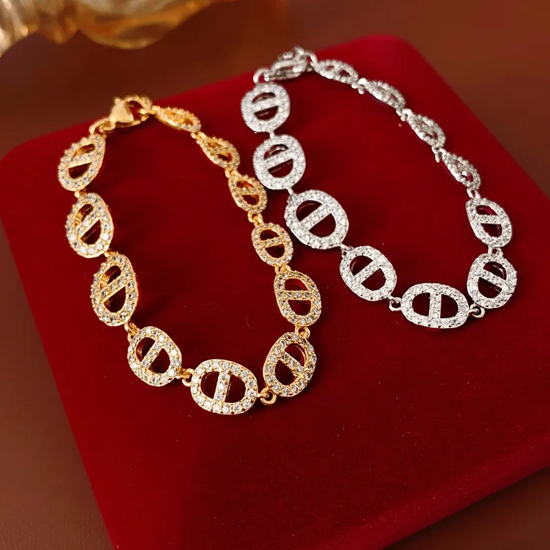 

European and American Style Zircon Oval Pig-nose Bracelet, Fashionable and Versatile for Commuting, Exquisite Bracelet for Women