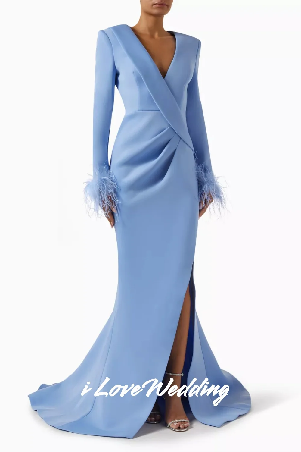 Abiti da sera blu con scollo a V 2025 Manica lunga Piuma Sirena Spacco laterale Abiti da festa di nozze pieghettati lunghi fino al pavimento Personalizzati
