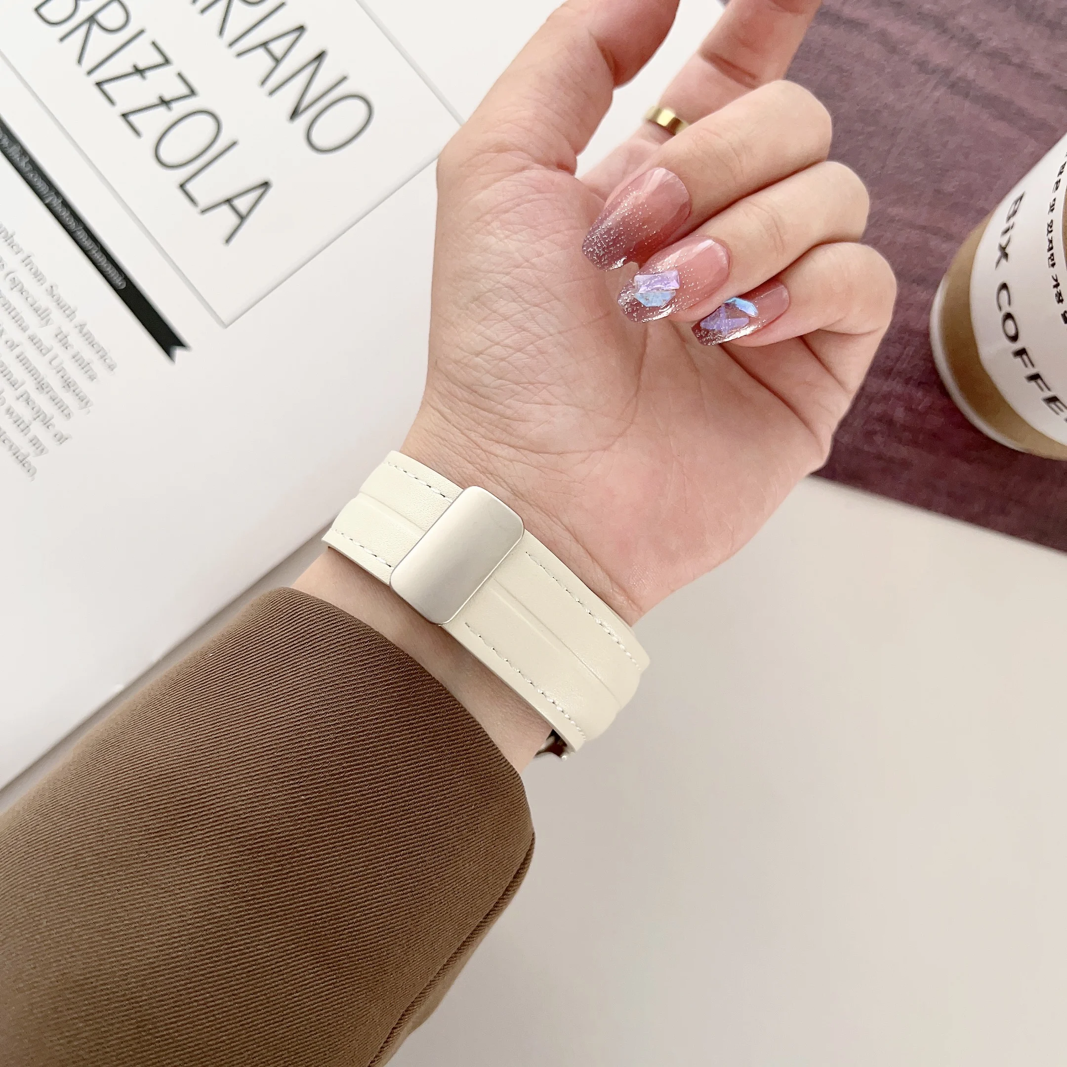 Lederen Verzonken Strap Voor Apple Horloge Band 44/45Mm 42Mm 8 Ultra49mm Accessorie Polsband Magnetische Zuig Vouwen zilveren Gesp