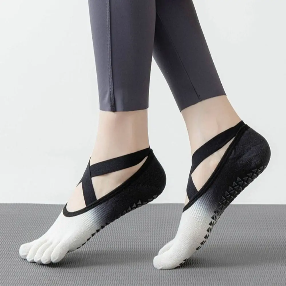 Anti-Slip Sports Five Finger Socks Split-toed Gradient Color Women Yoga Socks Low-Cut Breathable Yoga Short Hosiery Ballet