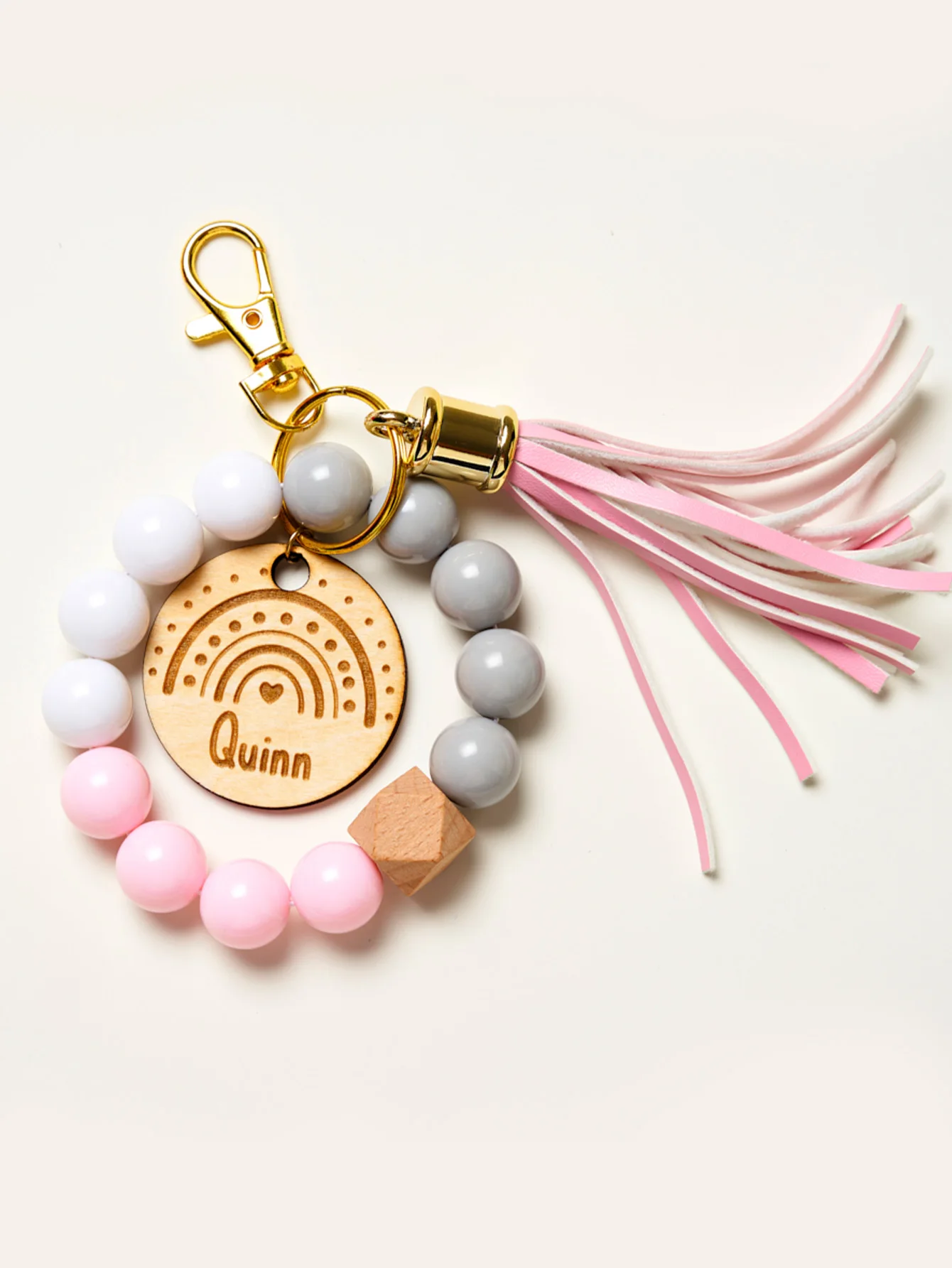 قطعة واحدة من سوار مخصص - خرز PMMA مخصص مع الاسم، شرابة DIY وسحر الطبيعة الخشبية، ألوان مريحة، هدايا لها وD