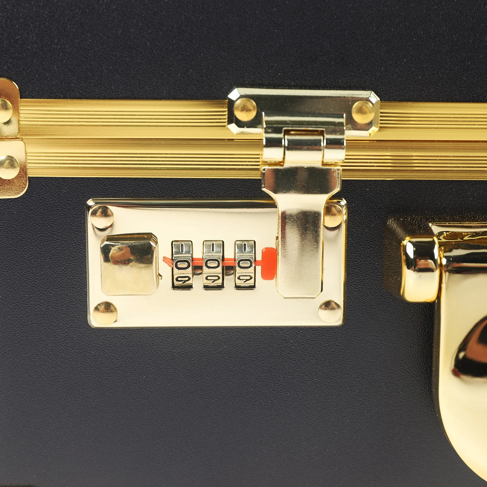 理髪ケース クリッパーバッグ ヘアキット ツールボックス オーガナイザー ポータブルハンドルと安全なナンバーロック付き ハサミ クリッパー用 15.7*12.2*6.3インチ