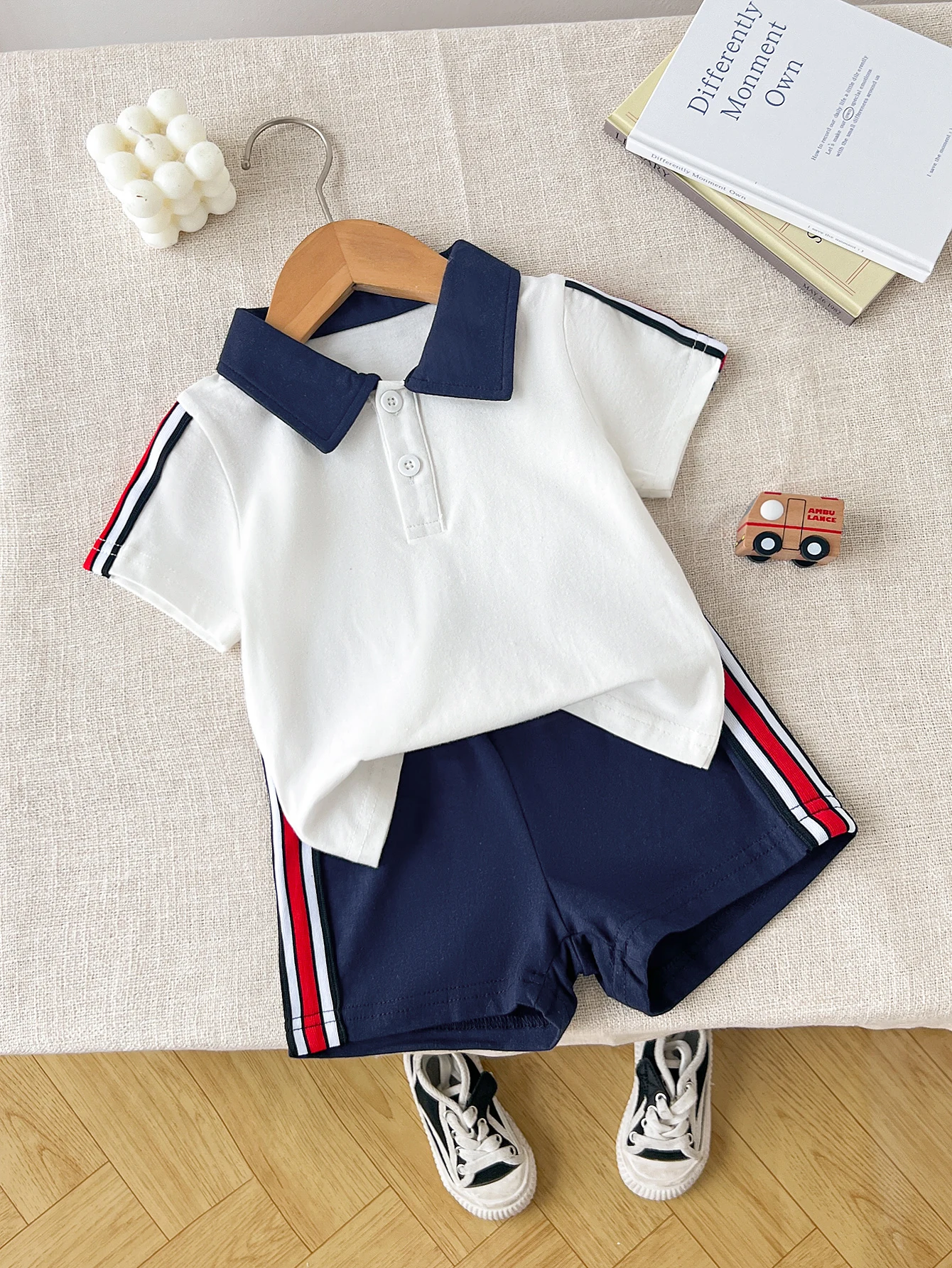 

Комплект из двух предметов для мальчиков 6-36 м, повседневные и удобные чистые цветные шорты с коротким рукавом и полуоткрытой передней частью