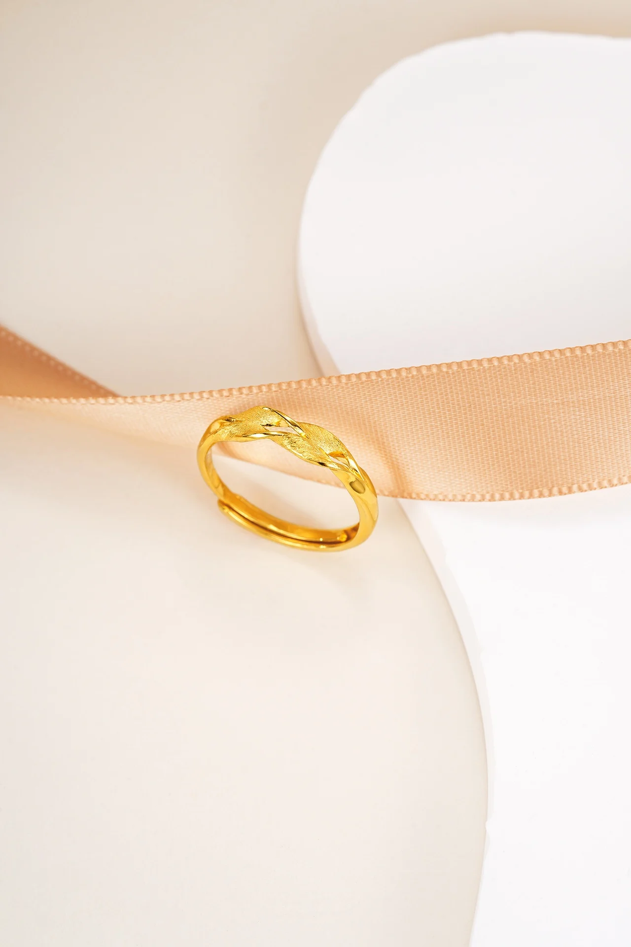 Lium Gems 24k الذهب فيرميل الملتوية سلك كابل خواتم للنساء قابل للتعديل هدية عيد الحب 925 فضة الذكرى