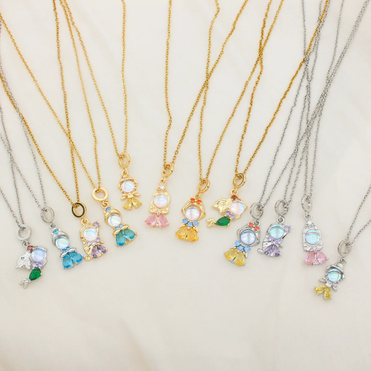 

Women Aurora Little Girl Pendant Necklace Zircon Titanium Steel Fashion Accessory Non-Fading Gold Color Clavicle Chain Jewelry