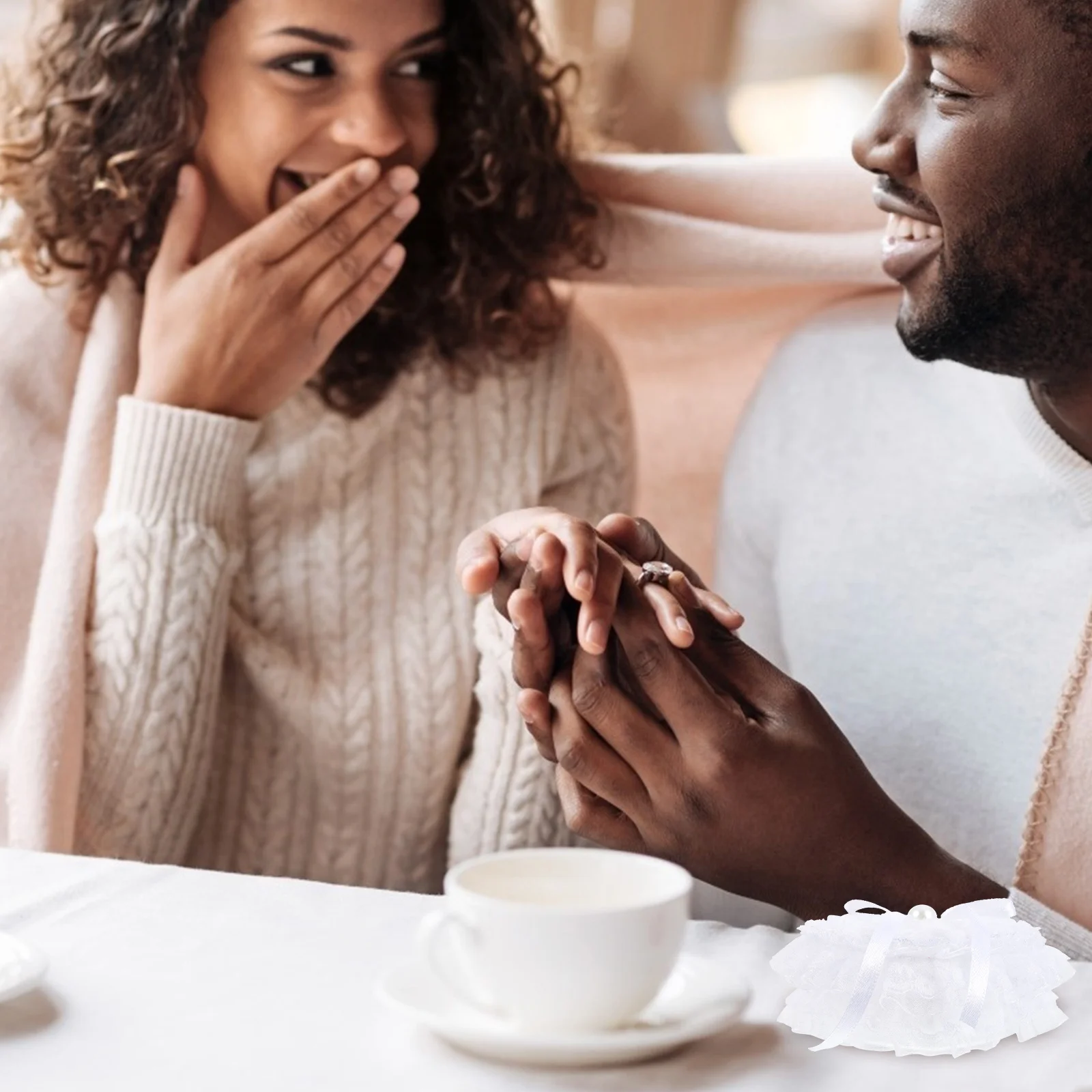 

Элегантная подушка для обручального кольца в форме сердца, кружевной дизайн, романтическая подушка для колец для украшения свадебной церемонии помолвки