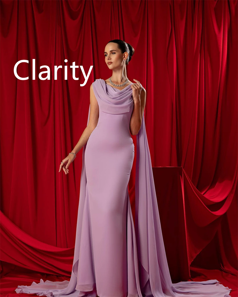 ชุดราตรีผ้าชีฟองสีม่วงสุดหรู ดีไซน์คอวี พร้อมชายกระโปรงแบบวัตโต้ ชุดงานเลี้ยงคืนสู่เหย้าสุดคลาสสิก