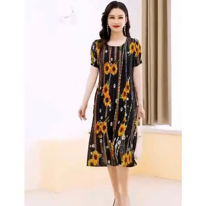 

2023 summer new pleated dress loose casual temperament chrysanthemum o neck pullover all-match short-sleeved mid-length skirt