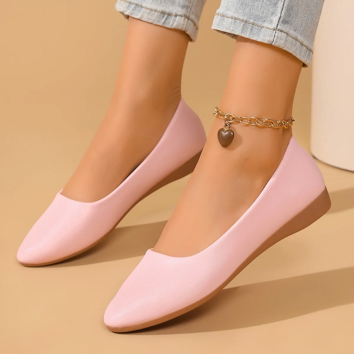 Spring and Autumn Elegant Pointed Sexy Low Heel Casual Shoes Fashionable Best Selling New Comfortable Plus Size Women's Shoes