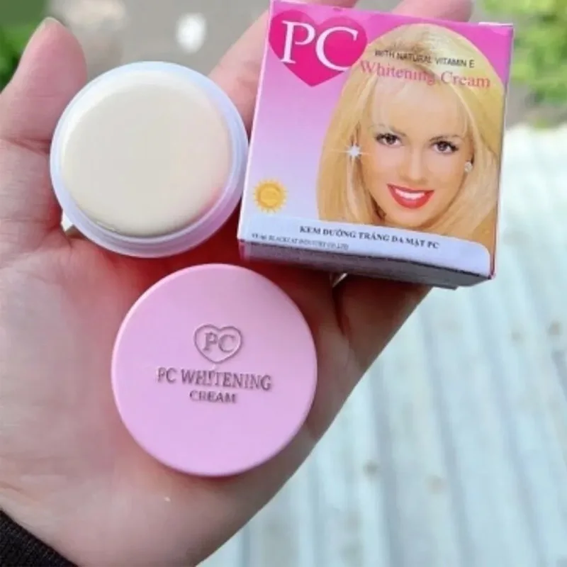 

Крем для осветления кожи лица PC Facial Brightening Cream 4.5г/флакон, устраняет следы от акне, темные пятна, осветляет, придает сияние коже лица.