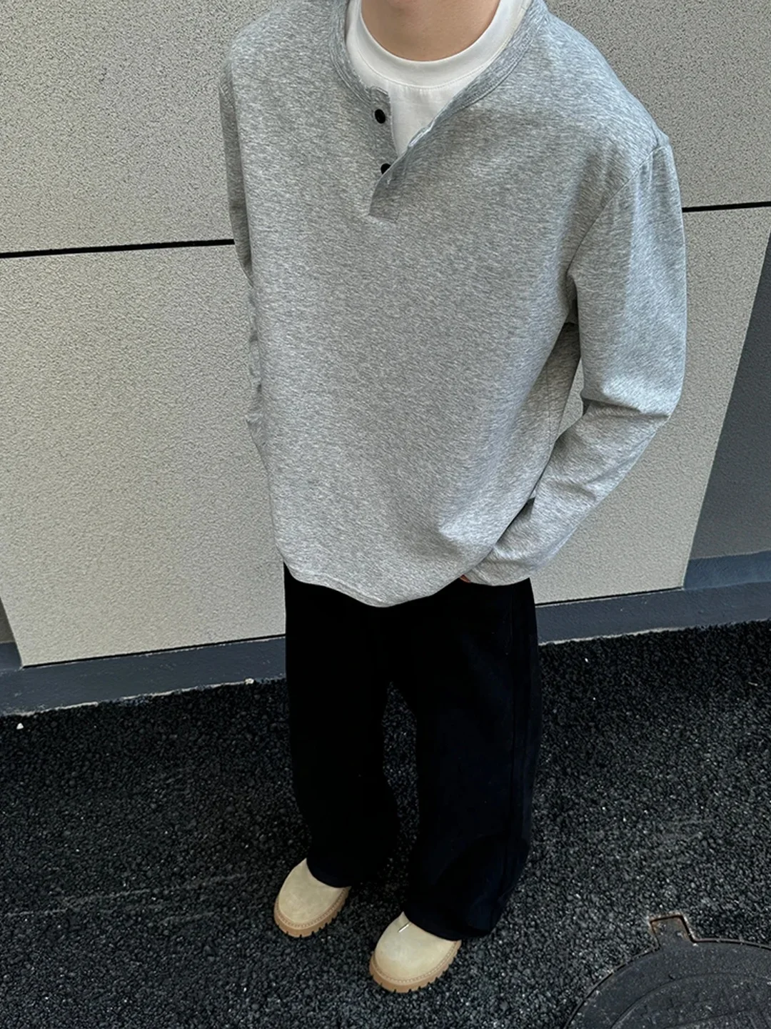 เสื้อสเวตเตอร์แขนยาวสไตล์อเมริกันสำหรับผู้ชาย รุ่น Autumn High Sensation Cool Heavy Shoulder Sweatirt คอเฮนรี่ ดีไซน์แบบสองชิ้น
