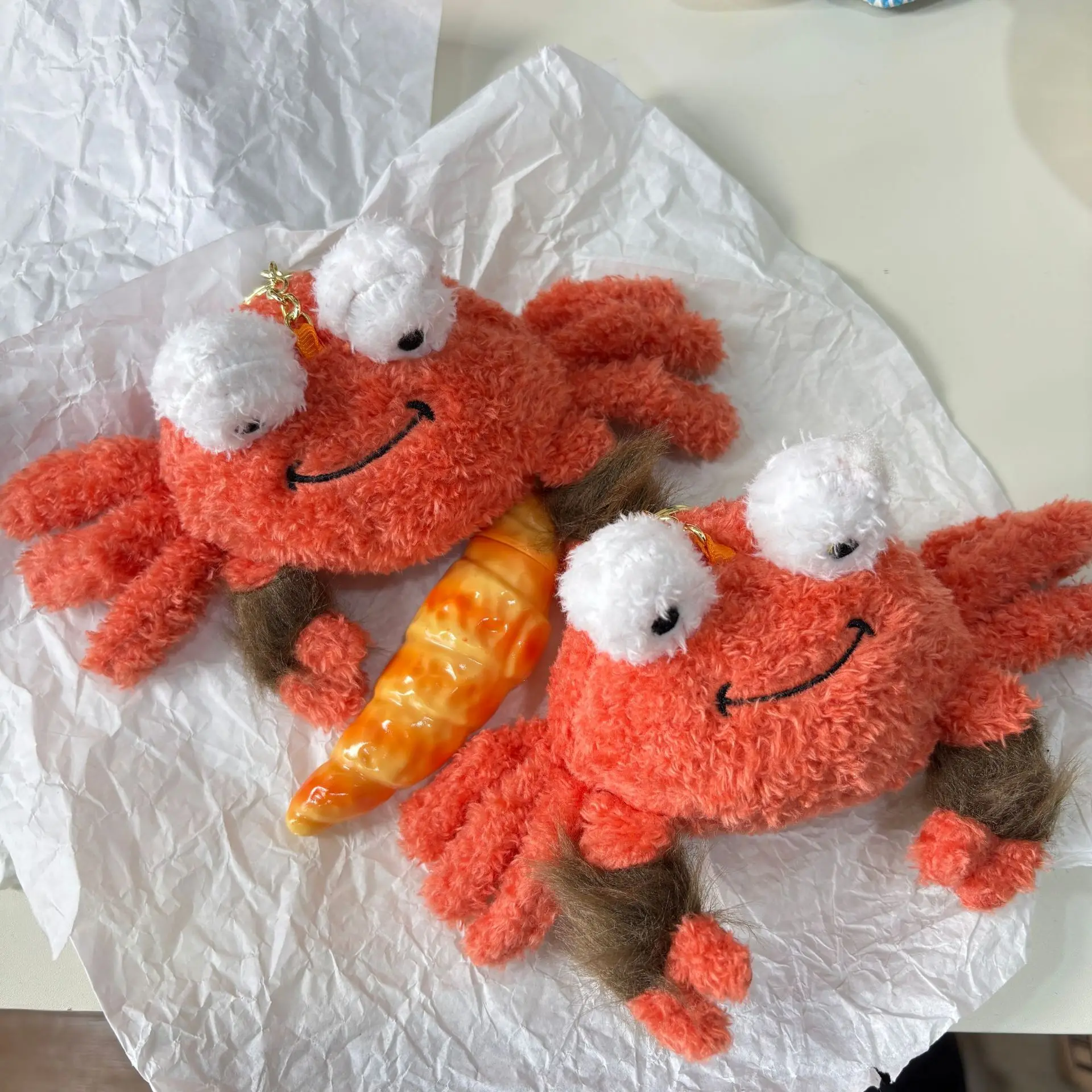 귀엽고 재미있는 큰 눈 게 인형 열쇠고리 창의적인 가방 장식 생동감 있는 게 인형 해양 동물 인형 열쇠고리 선물