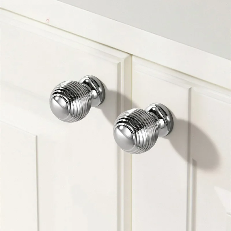 Kleiderschranktüren und Schränke mit amerikanischem Messinggriff, hochwertige französische Türgriffe