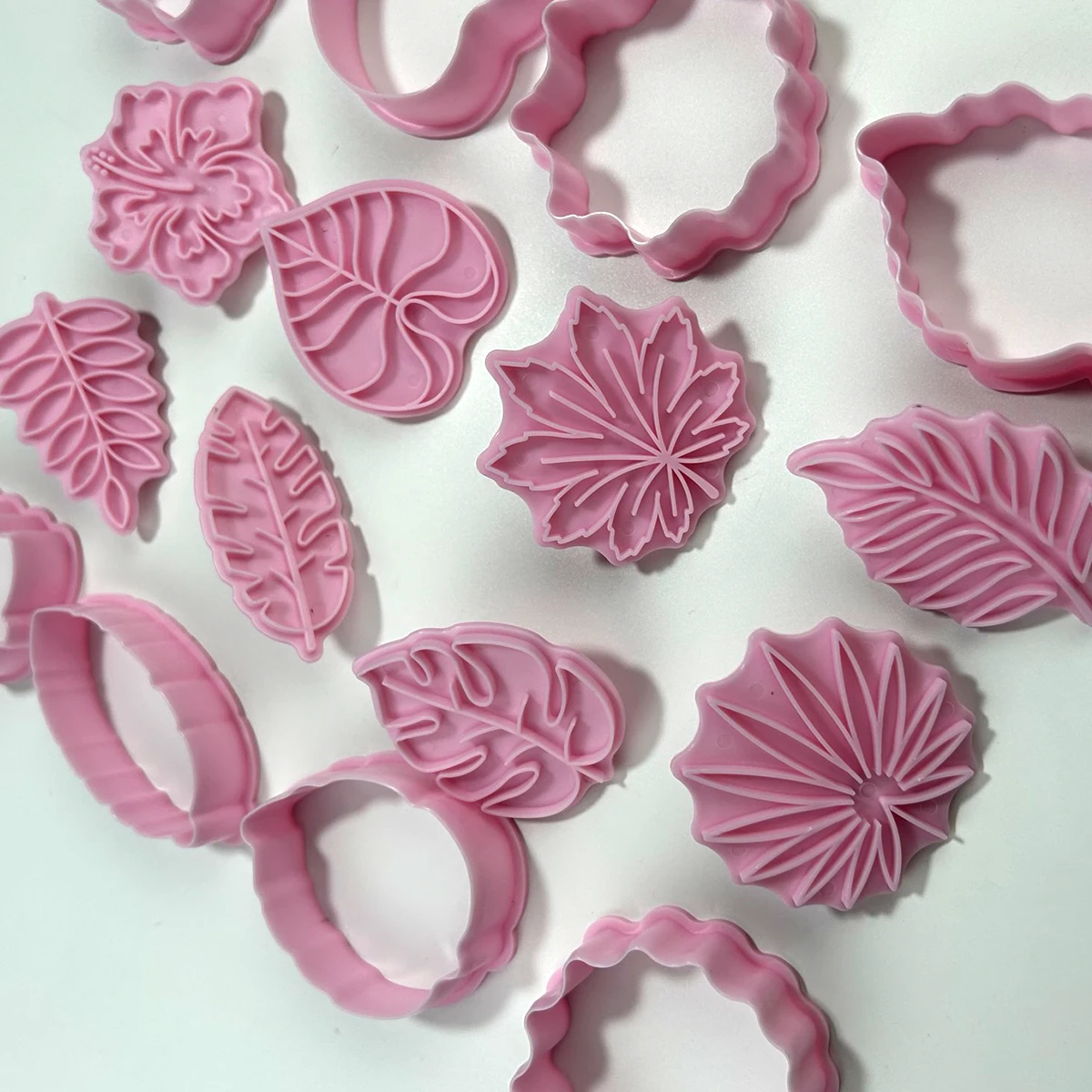 Cookies Cutter 8 Pieces Leaf Dough Stamp Plastic 3D Cartoon Pressable Biscuit Mold Confectionery Baking Pastry Bakeware