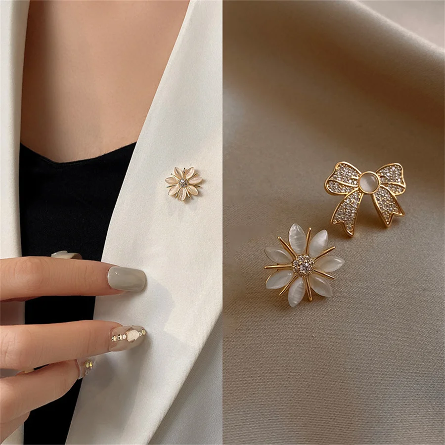 Rinhoo Fashionable Small Opal Flower Brooches Pins Elegant Rhinestone Flower Bouquet Lapel Badge Wedding Corsage Party Jewelry