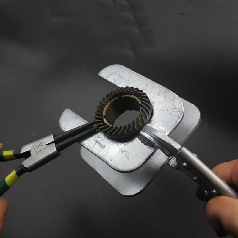 Electric hammer accessories dual-purpose bevel gear cylinder liner gear vigorously remove clamp maintenance accessories