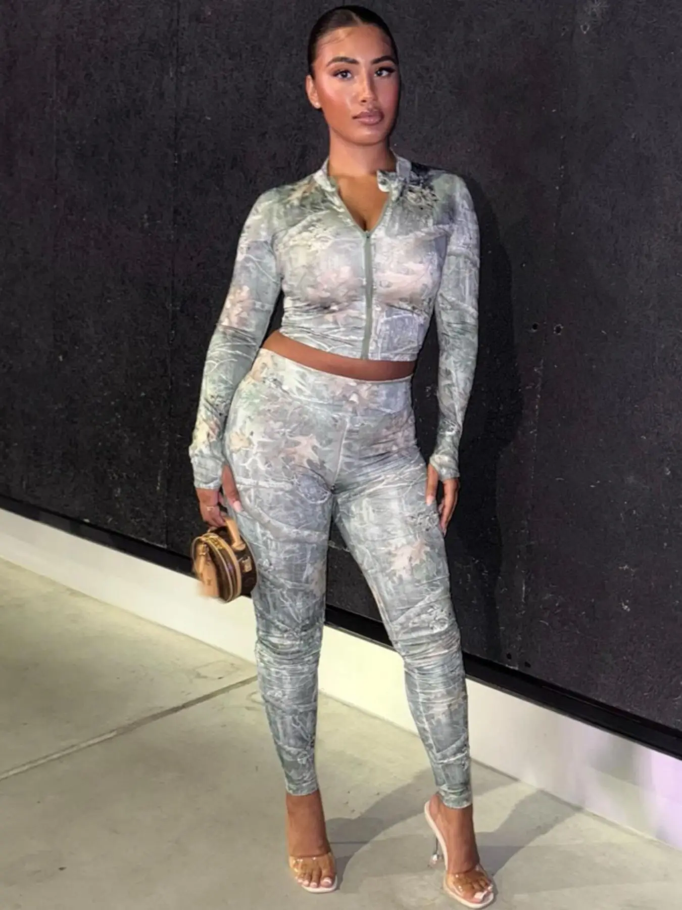 

STYLISH LADY Printed Sporty 2 Piece Set Women Long Sleeve Zipper Crop Top and Skinny Pant Sets 2026 Spring Jogger Tracsuits