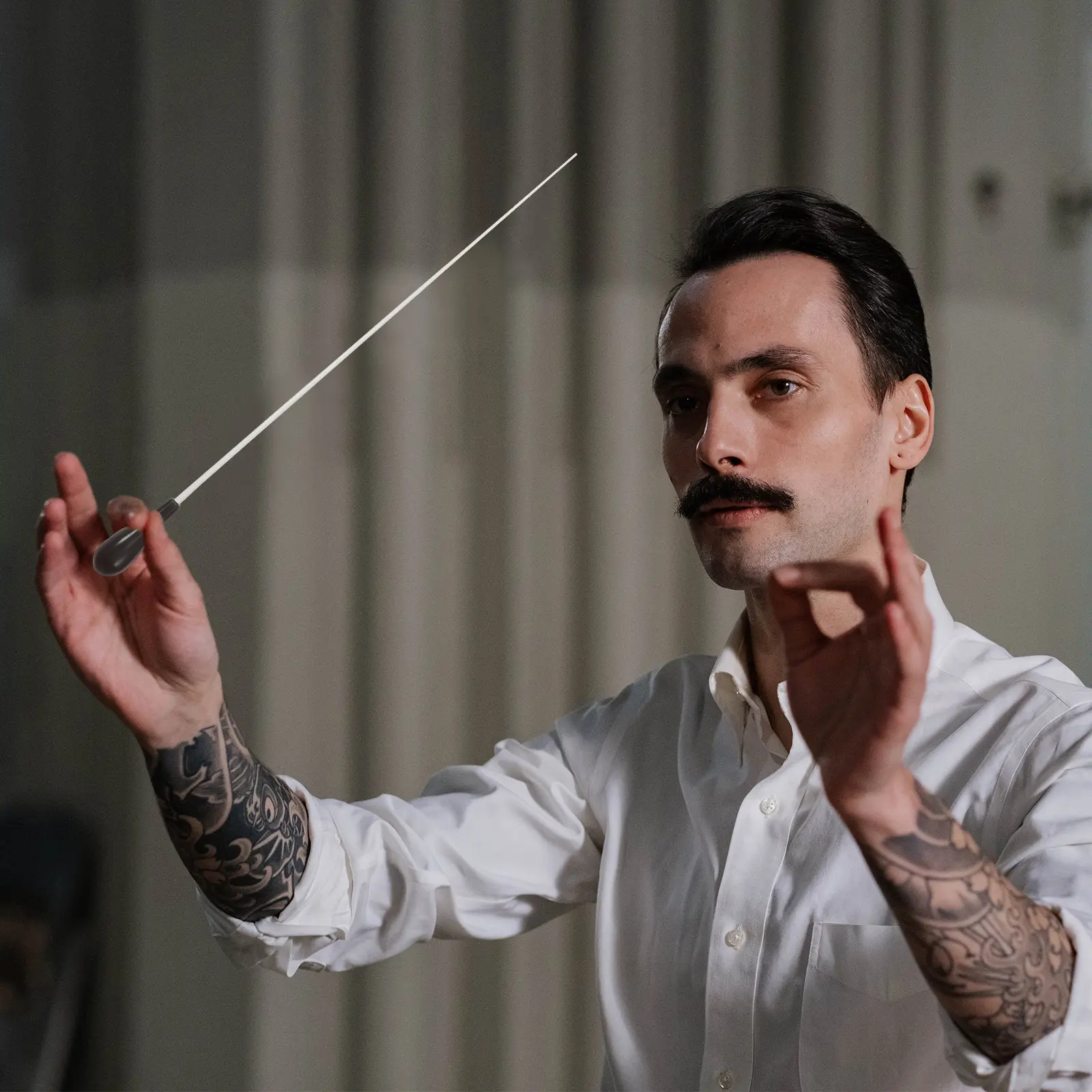 

2 шт. деревянных дирижерских палочек для оркестра, черно-коричневые, ручной работы, легкие, сбалансированные, для дирижирования оркестром