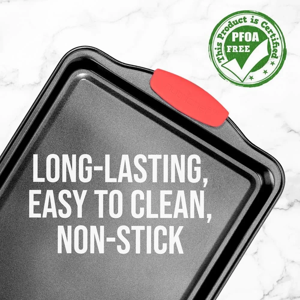 ورقة كوكي غير لاصقة، أدوات خبز صغيرة من الفولاذ الكربوني، آمنة للاستخدام في غسالة الأطباق، مقابض سيليكون حمراء قابلة للتكديس وتوفير المساحة متوافقة مع