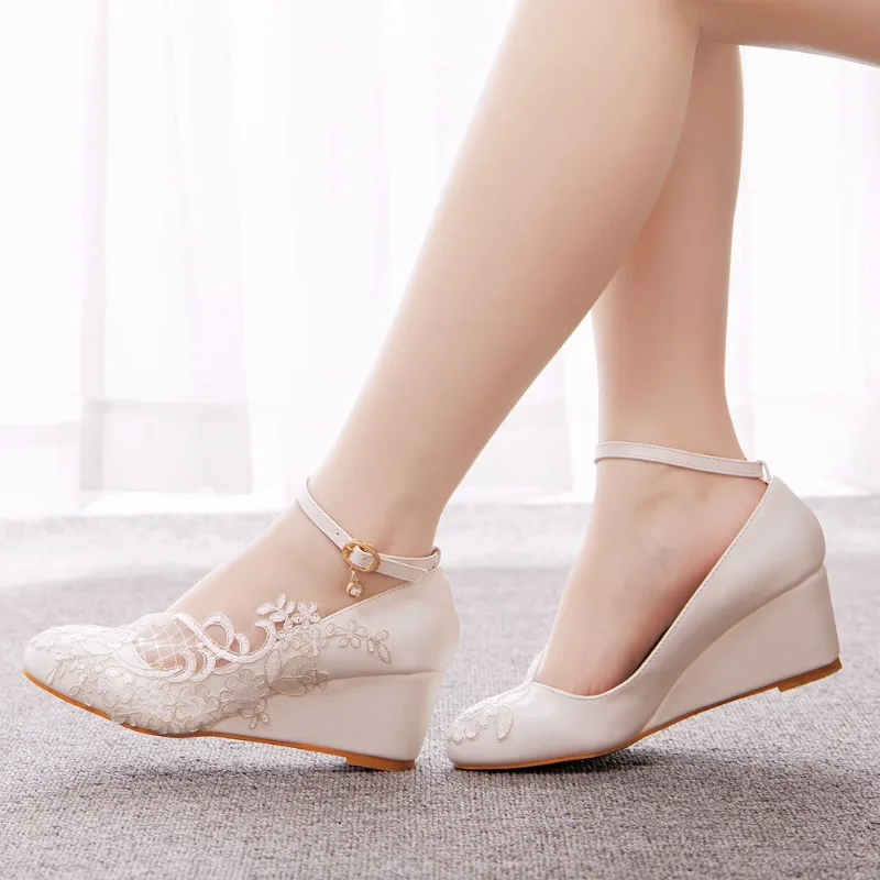

Hot Selling 5cm Short Sloping Heel Slimming High Heels for Women Sloping Heel Casual Shallow Mouth Buckle Round Toe Bridal Shoes