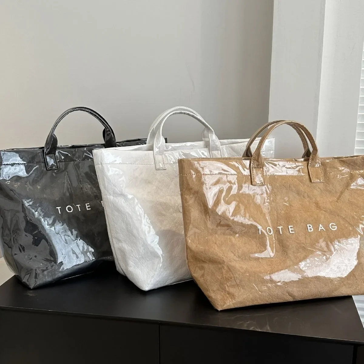 

Fashion retro DuPont paper bag for women 2025 new commuting large capacity kraft paper handbag shopping bag trend