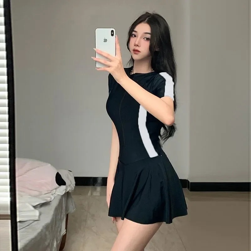 

Women's Korean Style Sporty One-piece Skirted Swimsuit Zippered Slimming Beachwear
