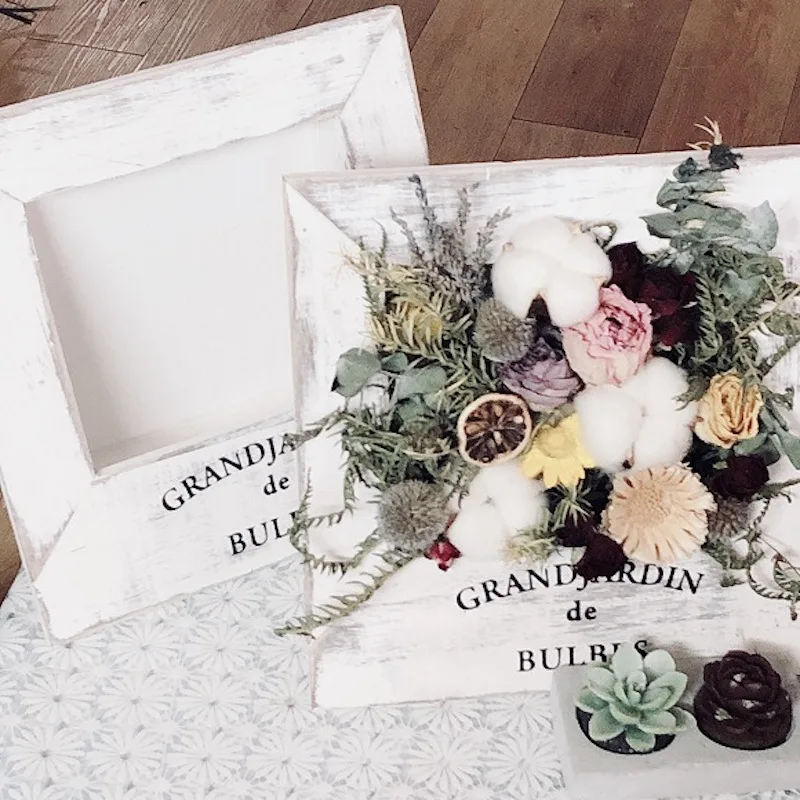 

Photo Frame Vintage Solid Wood Style Wooden Frame Rose Dried Flowers Material Gift for Bridesmaids Wedding Home Decoration
