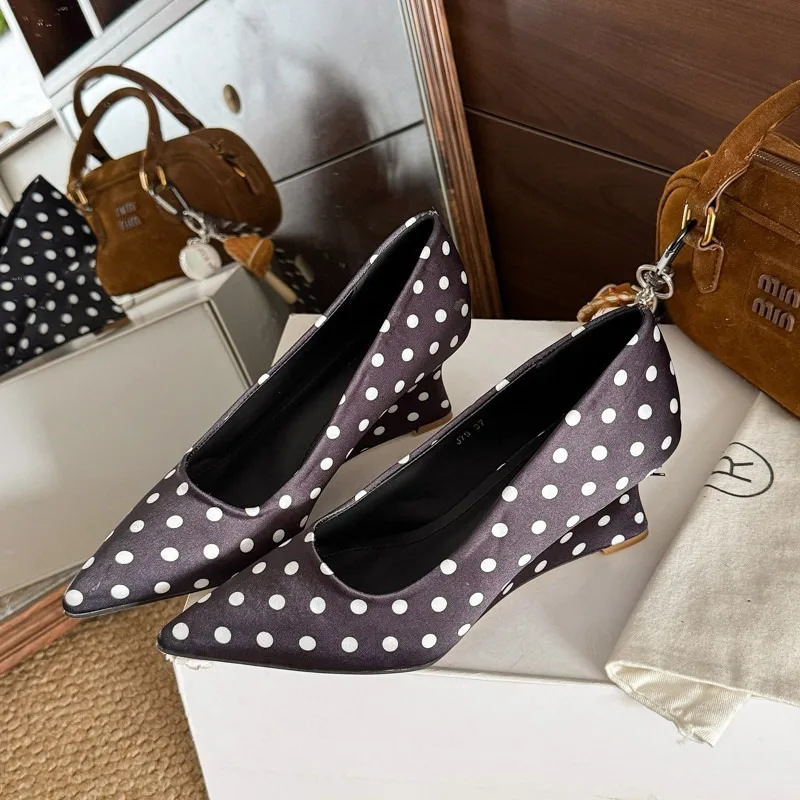 

Women's Shoes French Style Polka Dot Wedge Heel High Heels Temperament Pointed High Heel Single Shoes Satin Banquet Dress Pumps