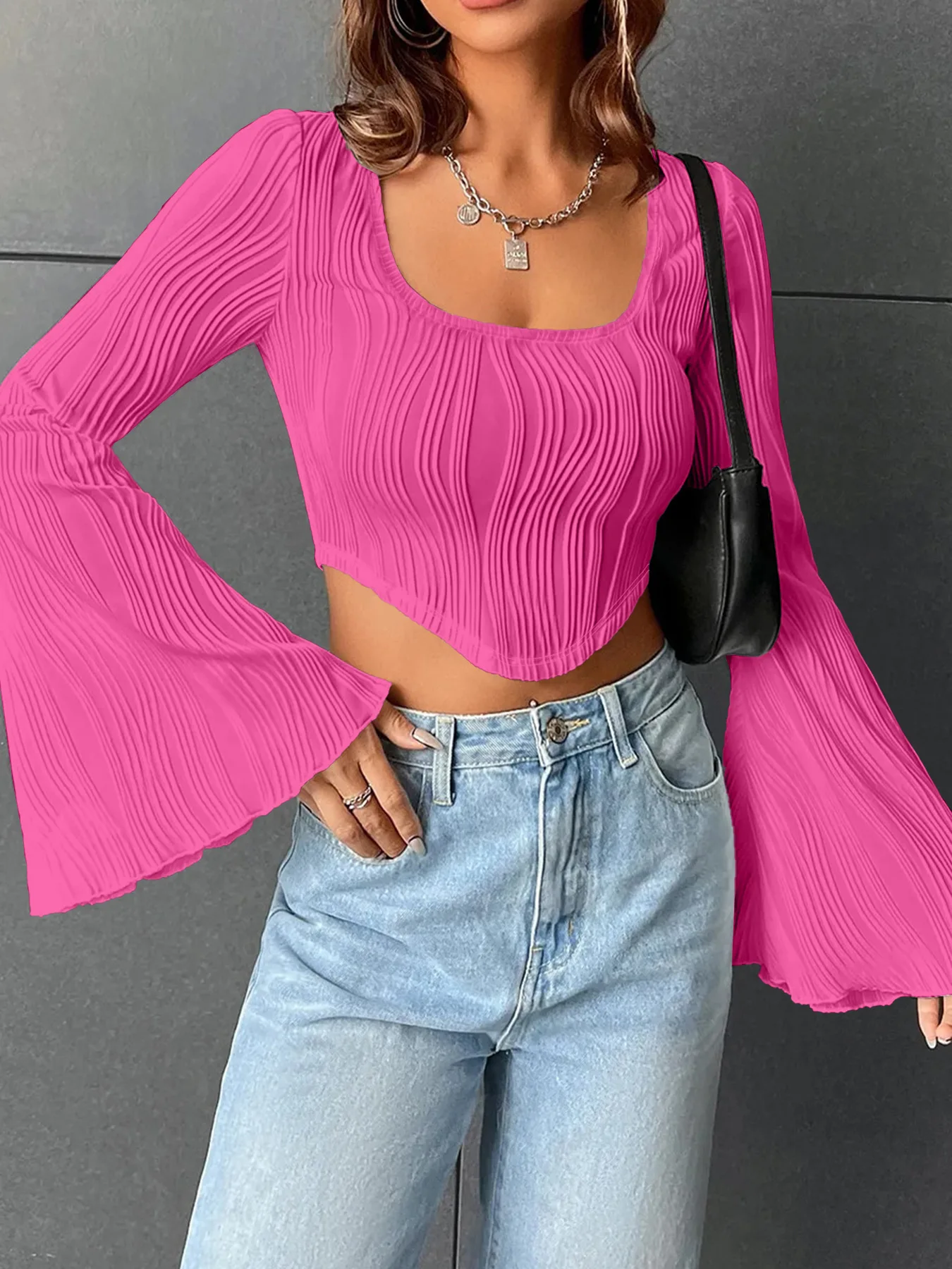 New Women\'s Solid Color U-neck Exposed Navel Slimming Fashion Trumpet Long Sleeved Top Sexy Short T-shirt for Women