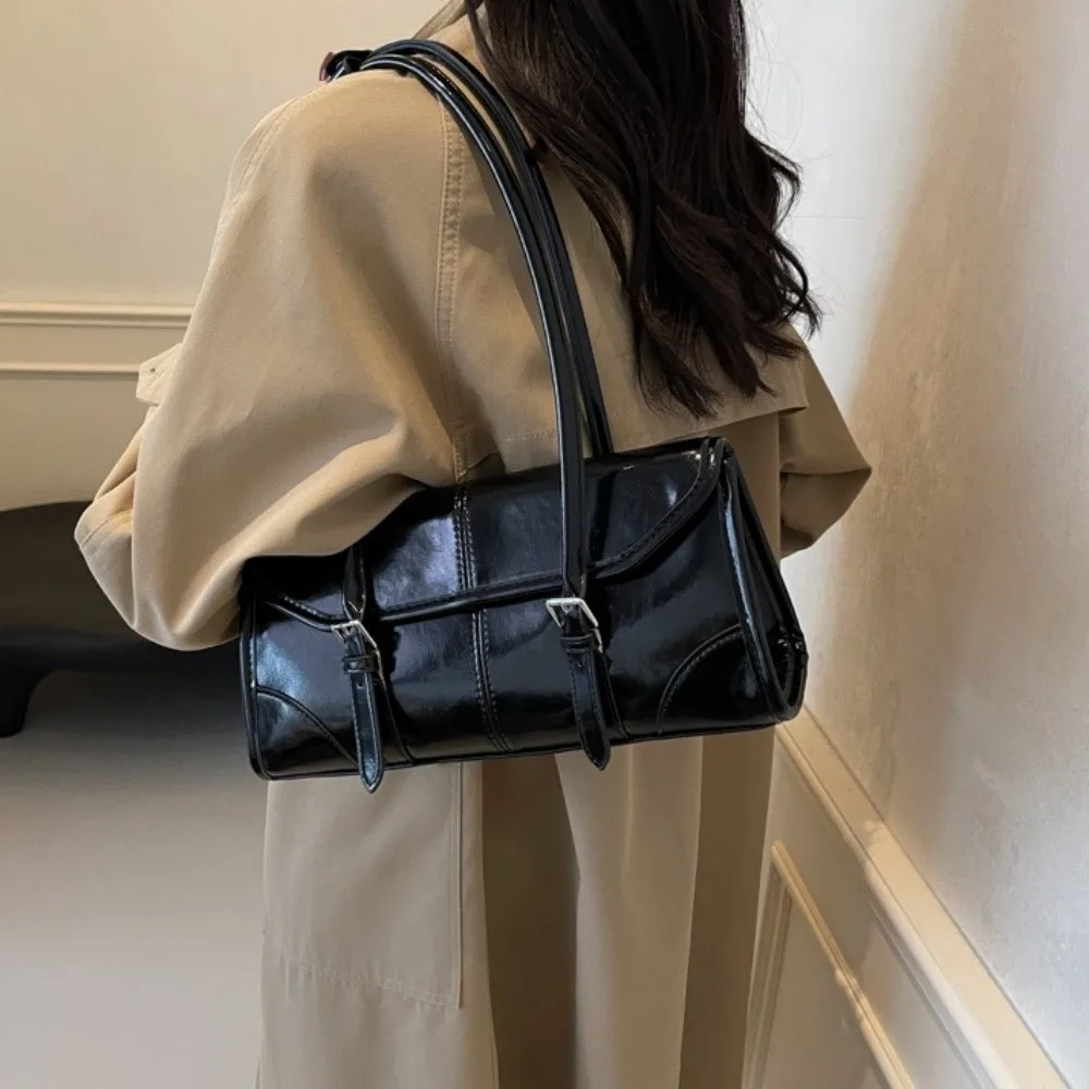 

Casual Square Retro PU Shoulder Bag Large Capacity Messenger Bag PU Underarm Bag Portable PU Leather Retro Handbag Lady Gift
