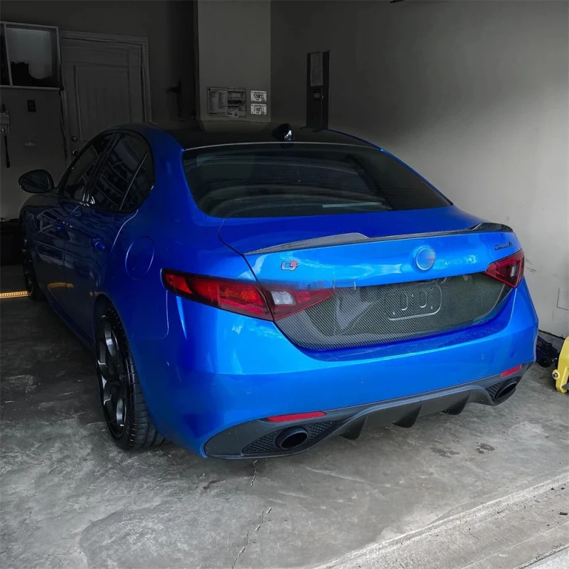 

New Carbon Black Carbon Fiber Trunk Cover Bolt-On Upgrade Facelift for Giulia