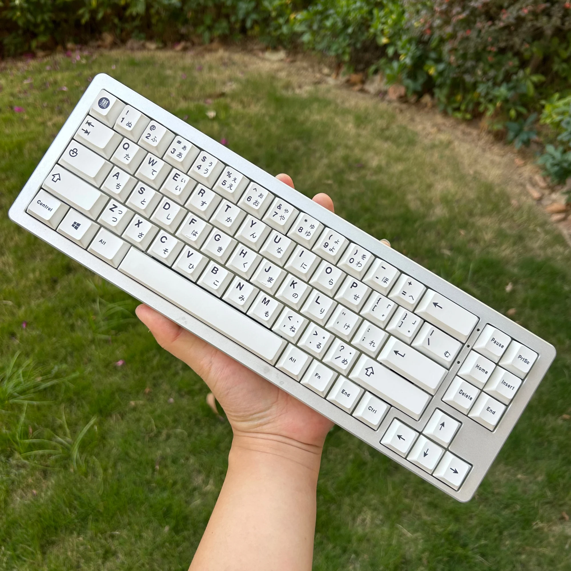 [In stock] Minimalist white Japanese Keycaps Dye-Sub Cherry profile 125 Keys PBT Material