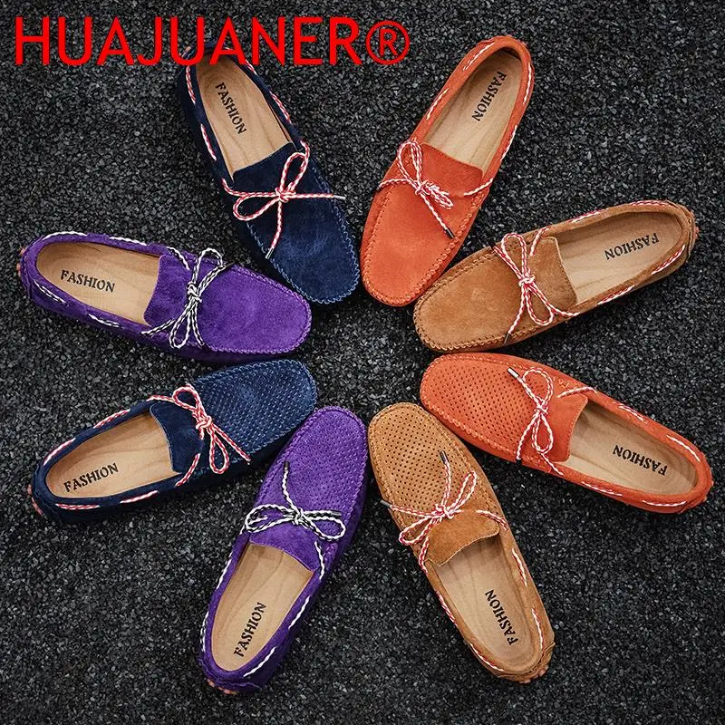 Mocasines suaves para hombre, zapatos informales transpirables con agujeros, de cuero de ante, a la moda, calzado plano para conducir, para verano