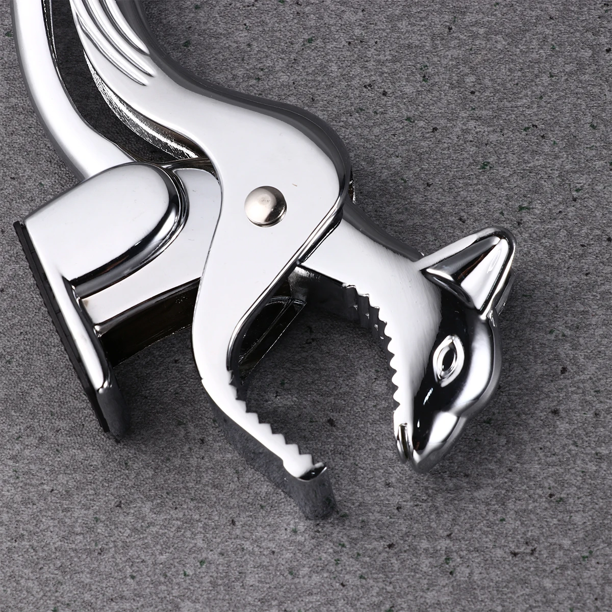 

Squirrel Shape Zinc Alloy Nut Plier Thickened Non-Slip Handle Kitchen Nuts Cracker Tool For Shelling Walnuts Efficient