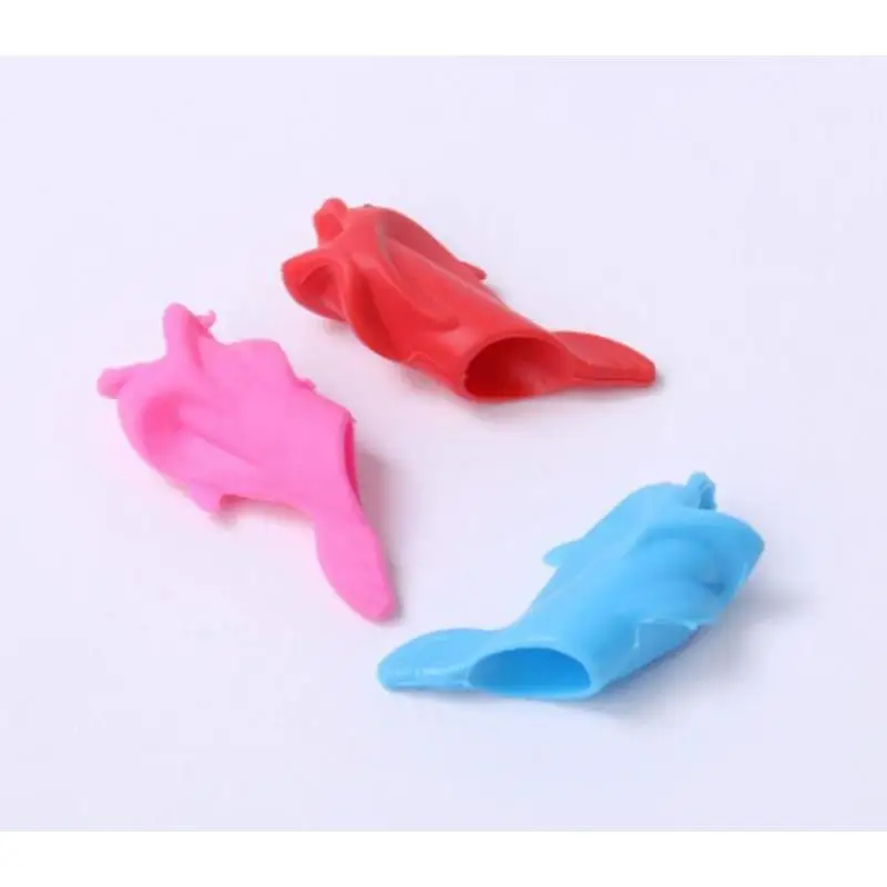 4 قطعة قبضة الكتابة الطلابية مصحح الأطفال هلام القلم قبضة أداة سحرية سمكة صغيرة سيليكون القلم كم لون عشوائي #4