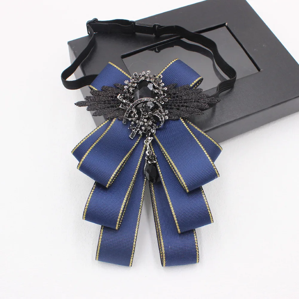 Papillon vintage con nastro verde per donna Spilla con risvolto gotico con pizzo e ciondolo in cristallo Cravatta elegante per abito a camicia TS239