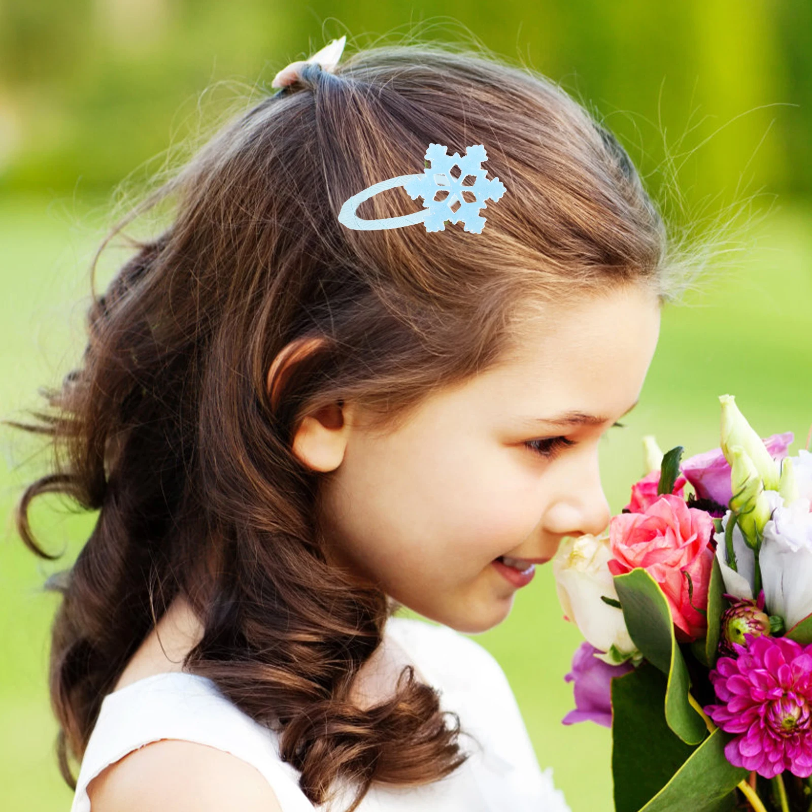 

80Pcs Adorable Resin Snowflakes Mini Phone Case Charms Multi-Function Craft Supply for Festive Gifts Resin Charms