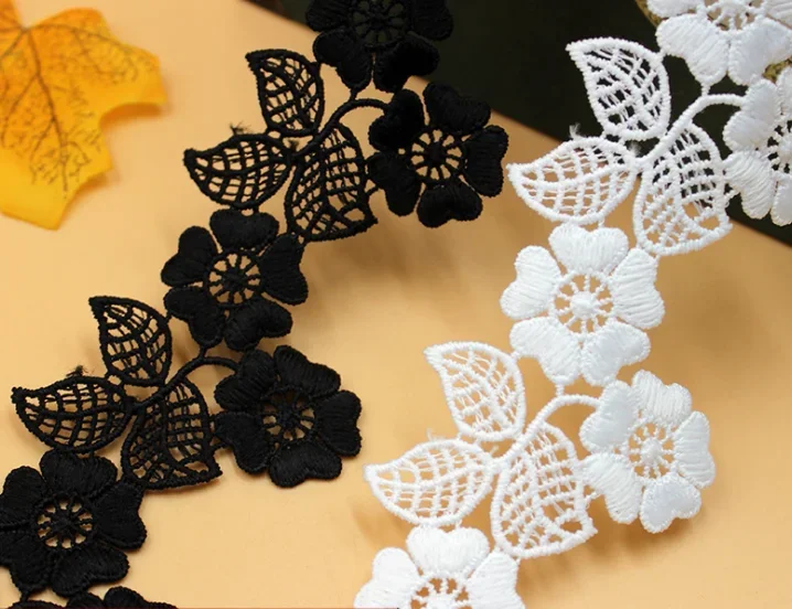 1 Yard White Embroidered Lace 3d Flower 100% Milk Fiber White And Black Sewing Apparel Trims 5.5CM