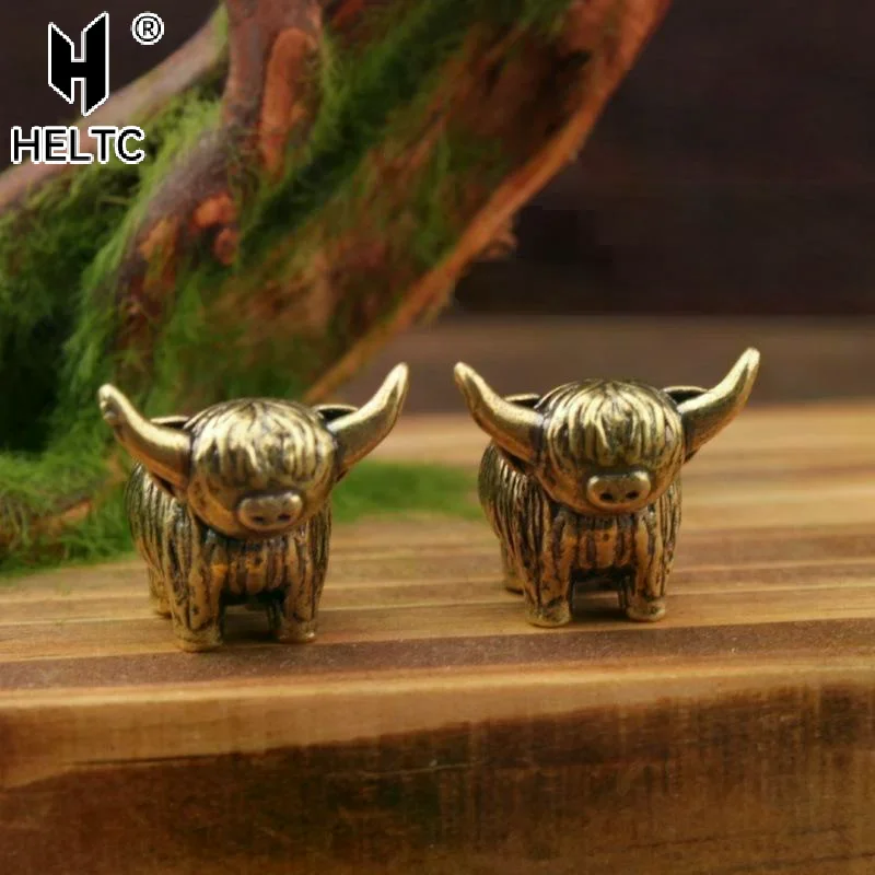 Mini Retro Brass Wall Highland Cattle Sculpture Hand Toy Gift Keychain Ornament Home Office Desk Decorative Ornament