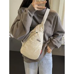 Bolsa Crossbody versátil feminina, casual e simples, bolsa de nylon de viagem elegante, elegante e versátil, novo estilo