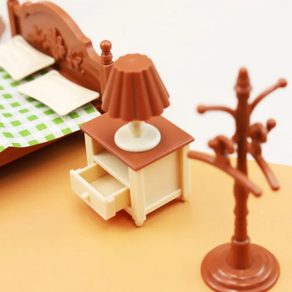 Nuevo Mini muebles para casa de muñecas, mesa de comedor en miniatura de varios estilos de plástico, accesorios para juego de imitación, juguete